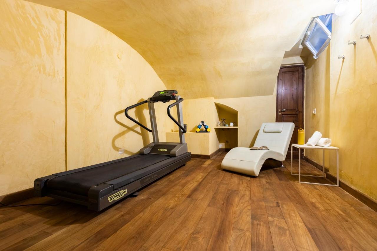 Romac Coronari With Gym, Sauna And Garden Exterior photo